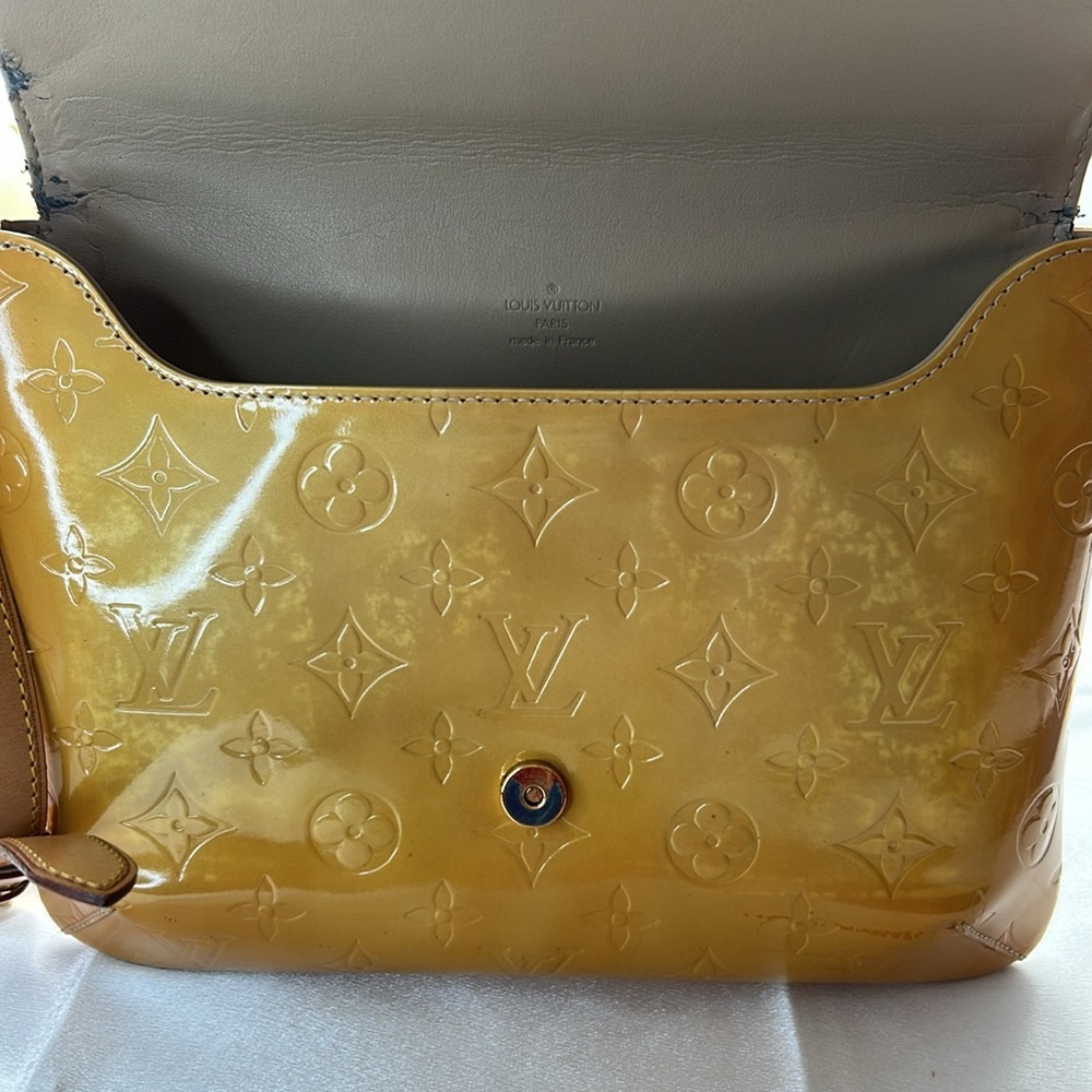 Louis Vuitton Vernis Shoulder bag. Authentic Good CONDITION - Picture 7 of 16
